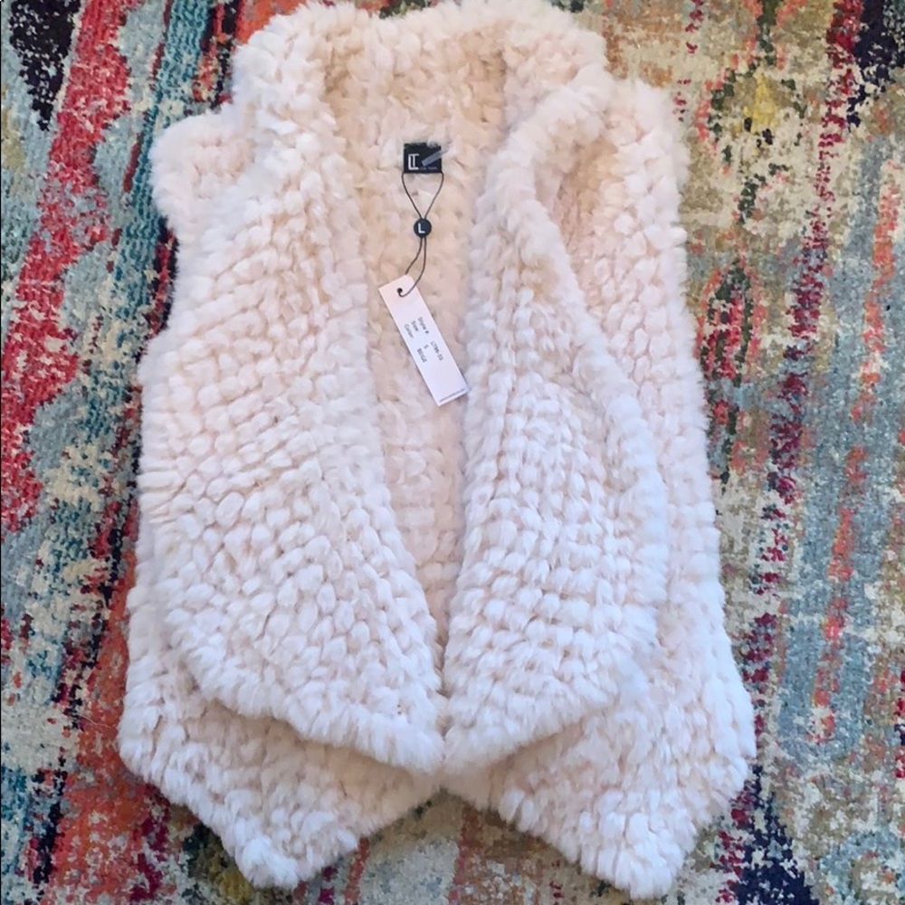NWT Faux fur vest Size S